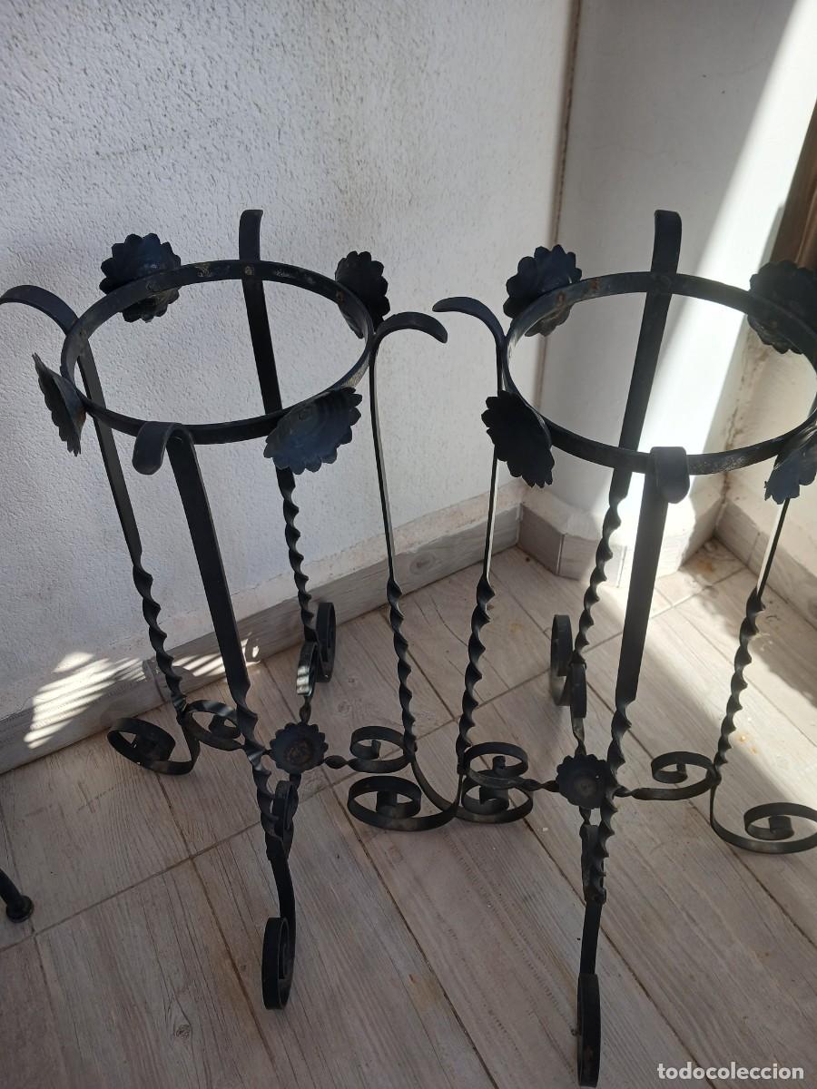 Antig&uuml;edades: Maceteros altos de forja a&ntilde;os 60