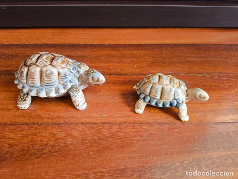 Antig&uuml;edades: Pareja Tortugas Wade Porcelain Caja con Tapa y figura decorativa