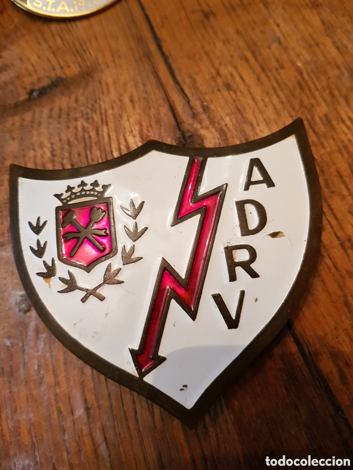 Antig&uuml;edades: ESPECTACULAR Y ANTIGUA PLACA ESMALTADA DEL RAYO VALLECANO