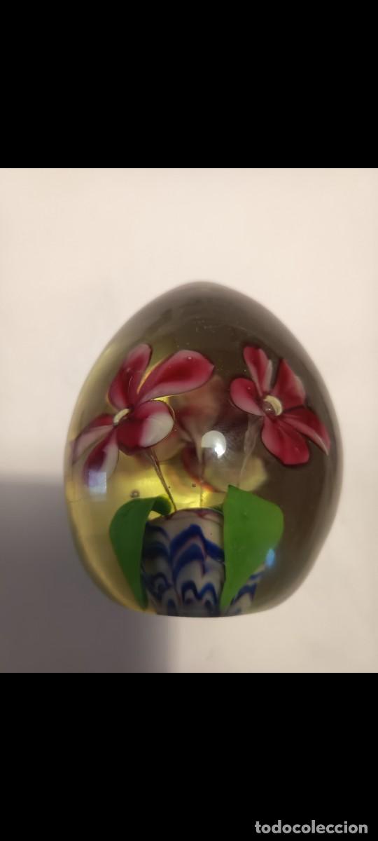 Antig&uuml;edades: Pisapapeles de cristal verde de murano