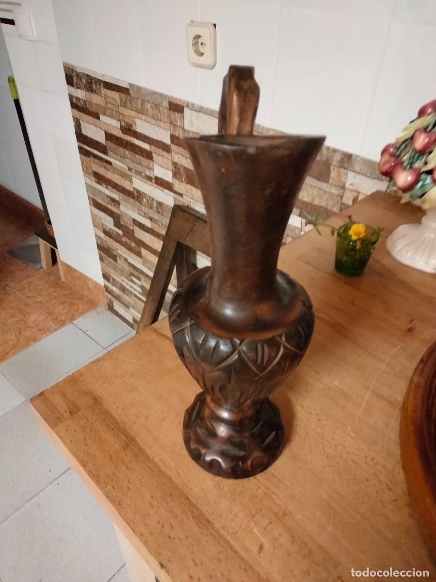 Antig&uuml;edades: Jarr&oacute;n de madera maciza con ala 27x14 cm - Foto 2