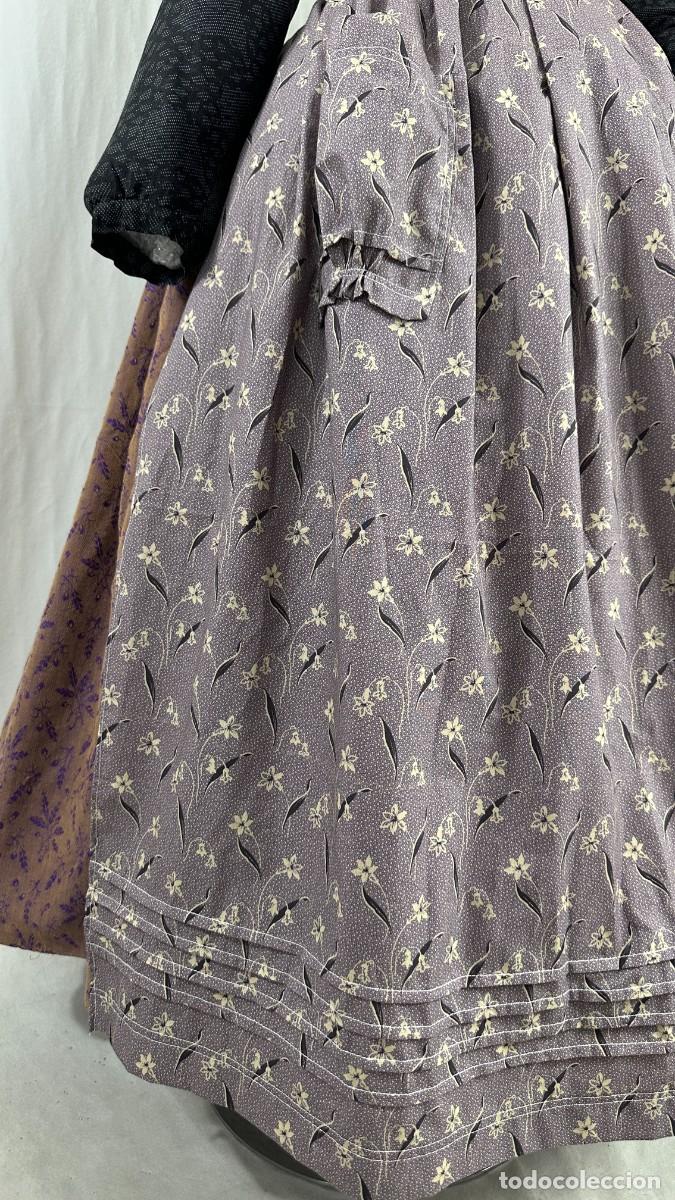 Antig&uuml;edades: Delantal de percal lila, estampado - Foto 8
