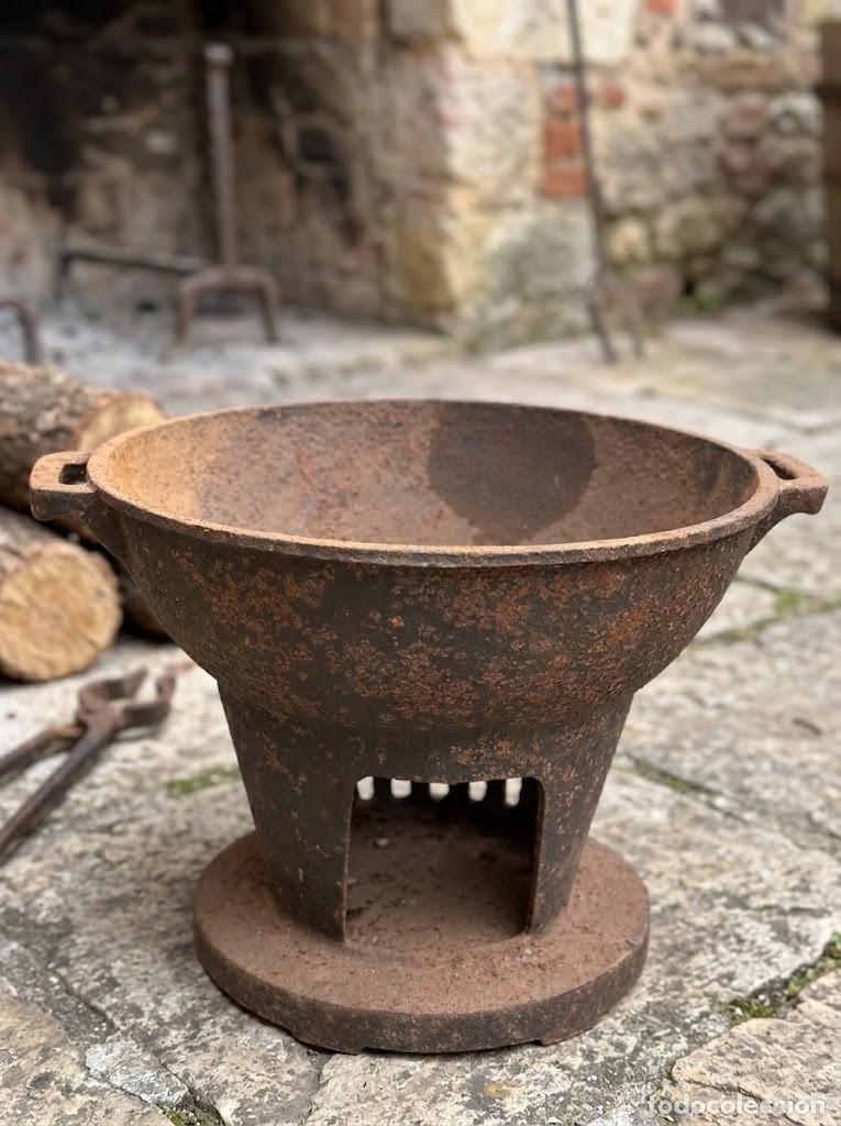 Antig&uuml;edades: Brasero antiguo hierro fundido popular