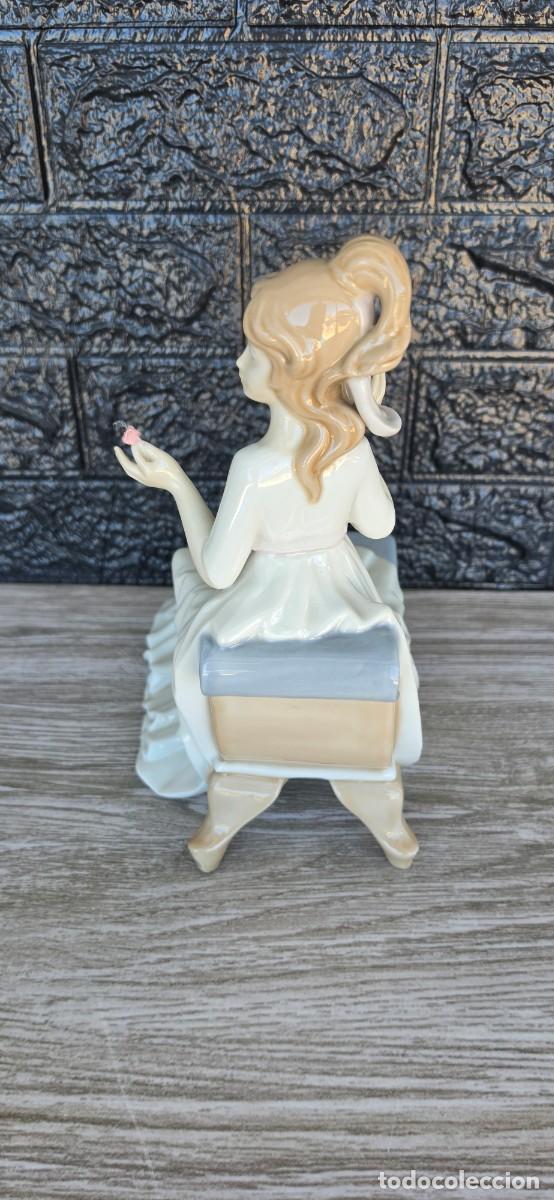 Antig&uuml;edades: Figura DARTSA Mujer Sentada - Foto 3