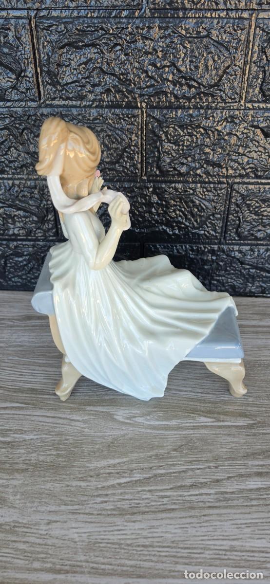 Antig&uuml;edades: Figura DARTSA Mujer Sentada - Foto 4