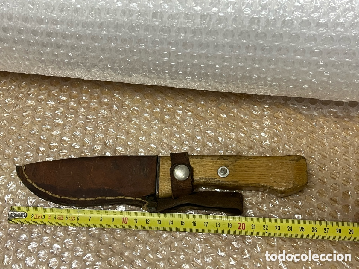 Antiquit&auml;ten: Cuchillo antiguo de trabajo con mango de madera y funda de cuero