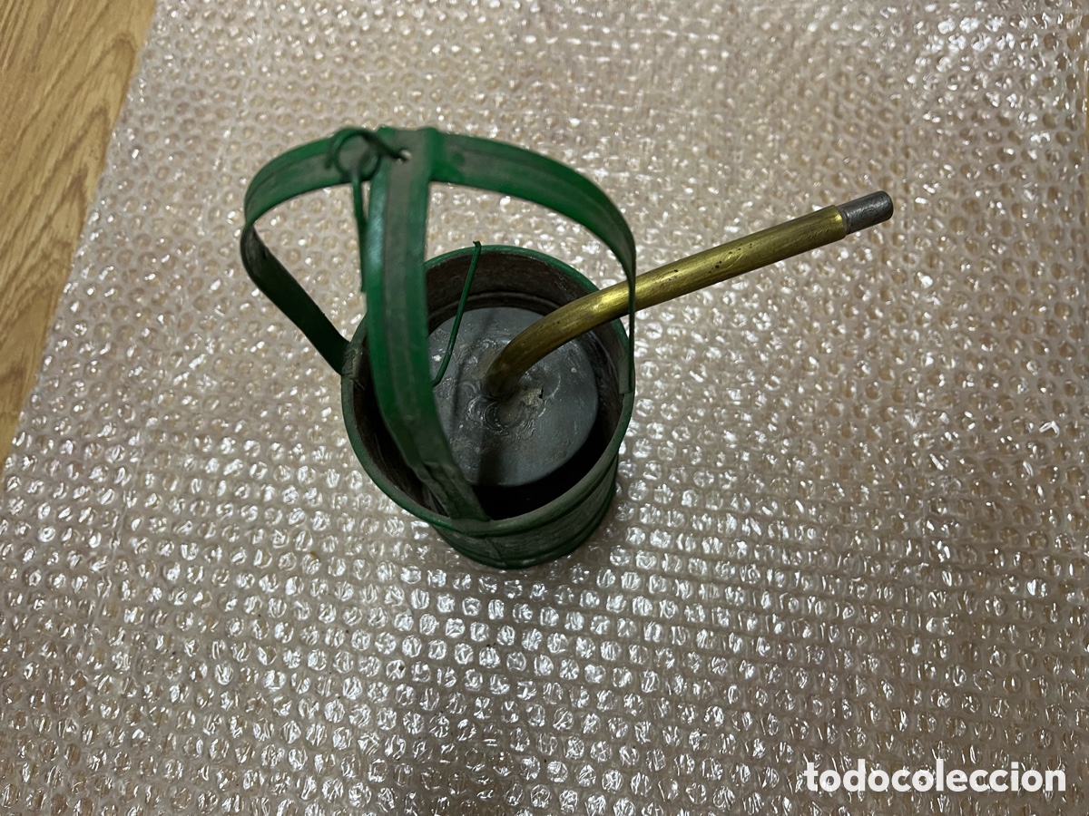 Antig&uuml;edades: L&aacute;mpara de carburo antigua con recipiente protector - Foto 3