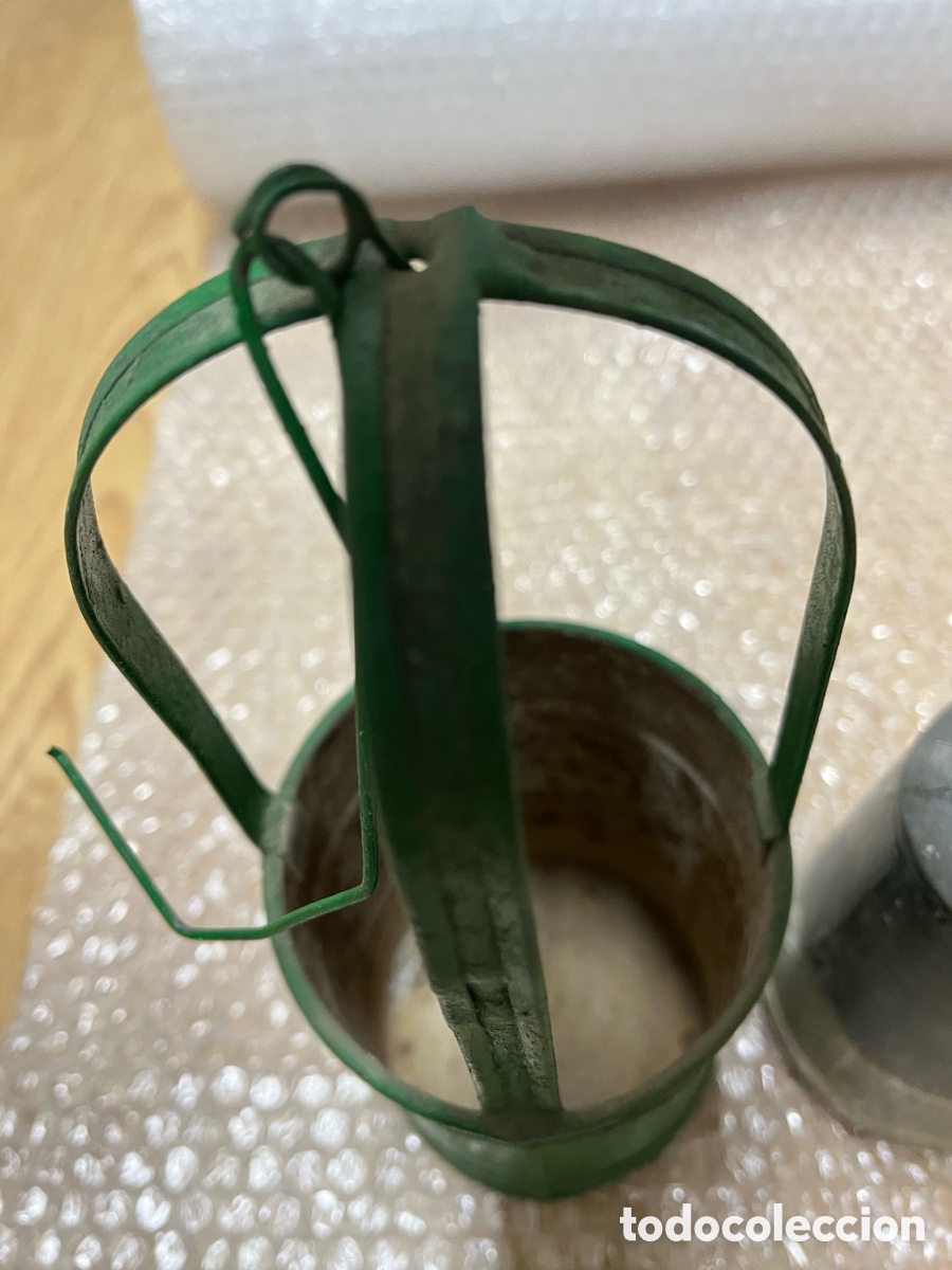 Antig&uuml;edades: L&aacute;mpara de carburo antigua con recipiente protector - Foto 10