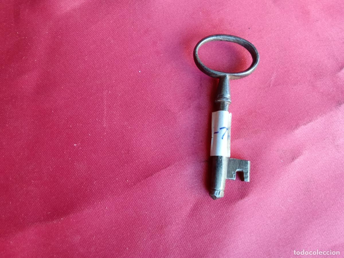 Antiques: Antigua llave de forja maciza siglo XIX LL-4. Cesto llaves