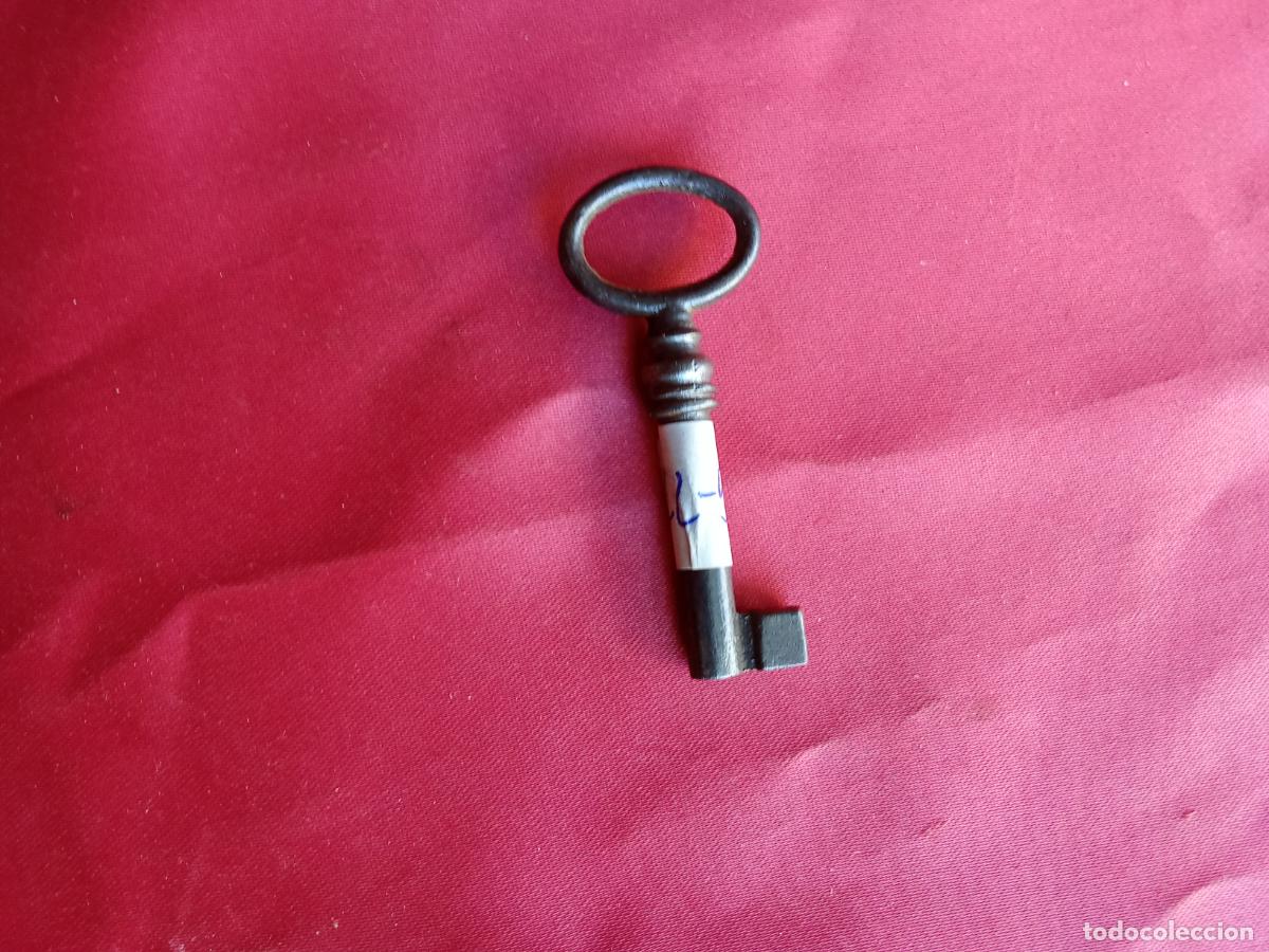 Antiques: Antigua llave de forja hueca LL-5. Cesto llaves