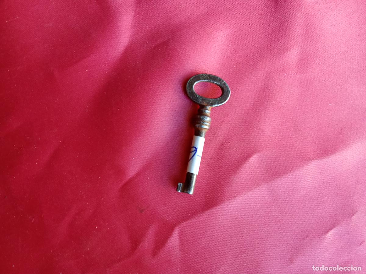 Antiques: Antigua llave de forja hueca LL-6. Cesto llaves