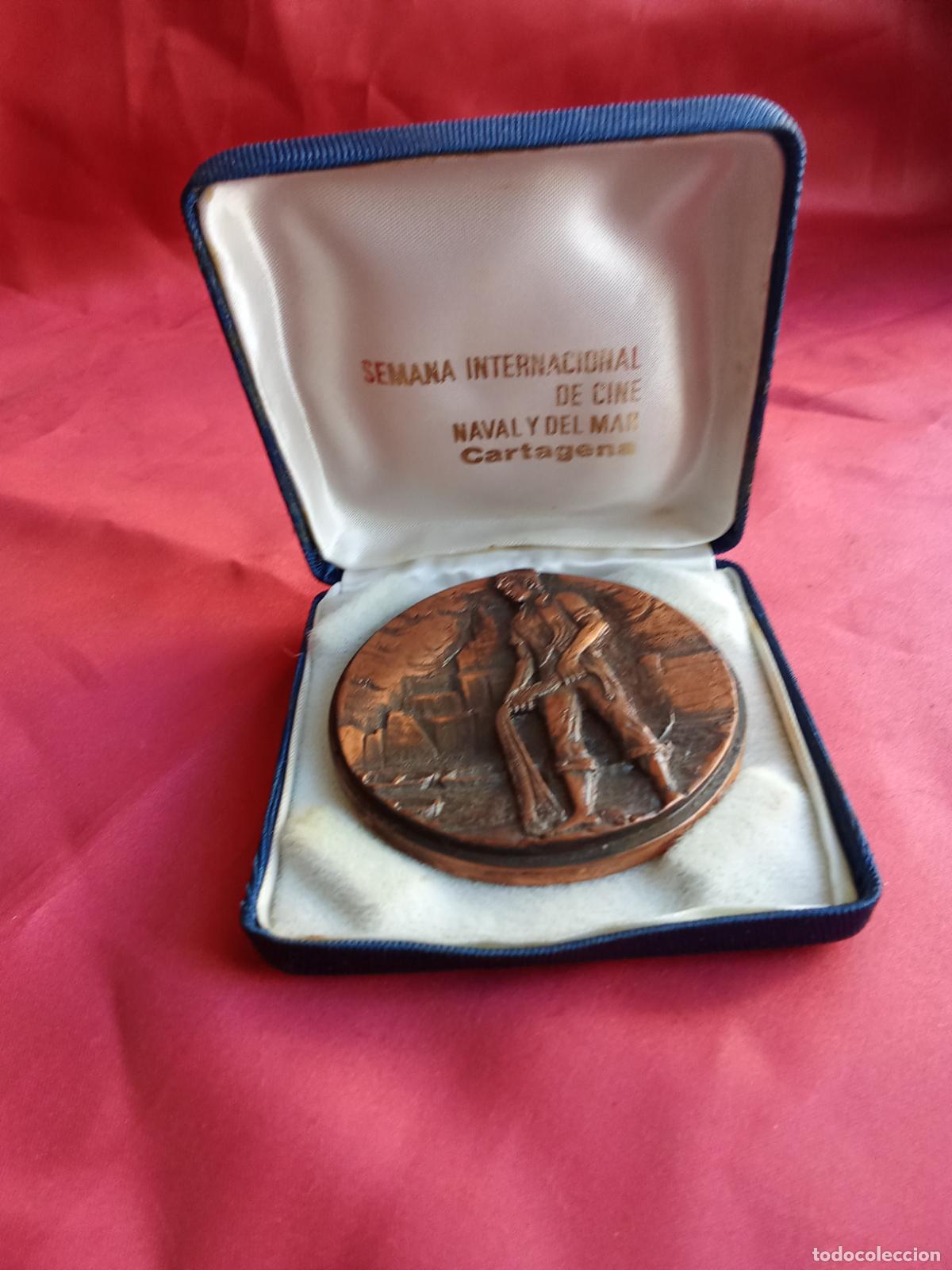 Antiquit&auml;ten: Medalla semana internacional de cine naval y del mar Cartagena. Caja Medallas