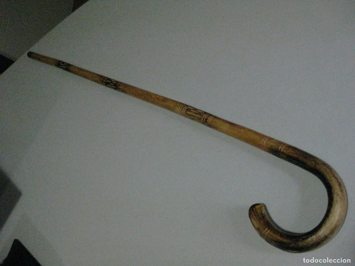 Antig&uuml;edades: BASTON-GARROTE DECORADO 85 CM ALTURA