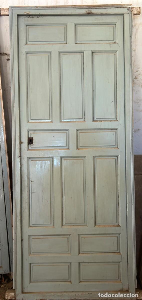 Antiguidades: PUERTA ANTIGUA CON MARCO DE CUARTERON LARGO DE PASO DE 234 CMS. ALTO X 97 CMS