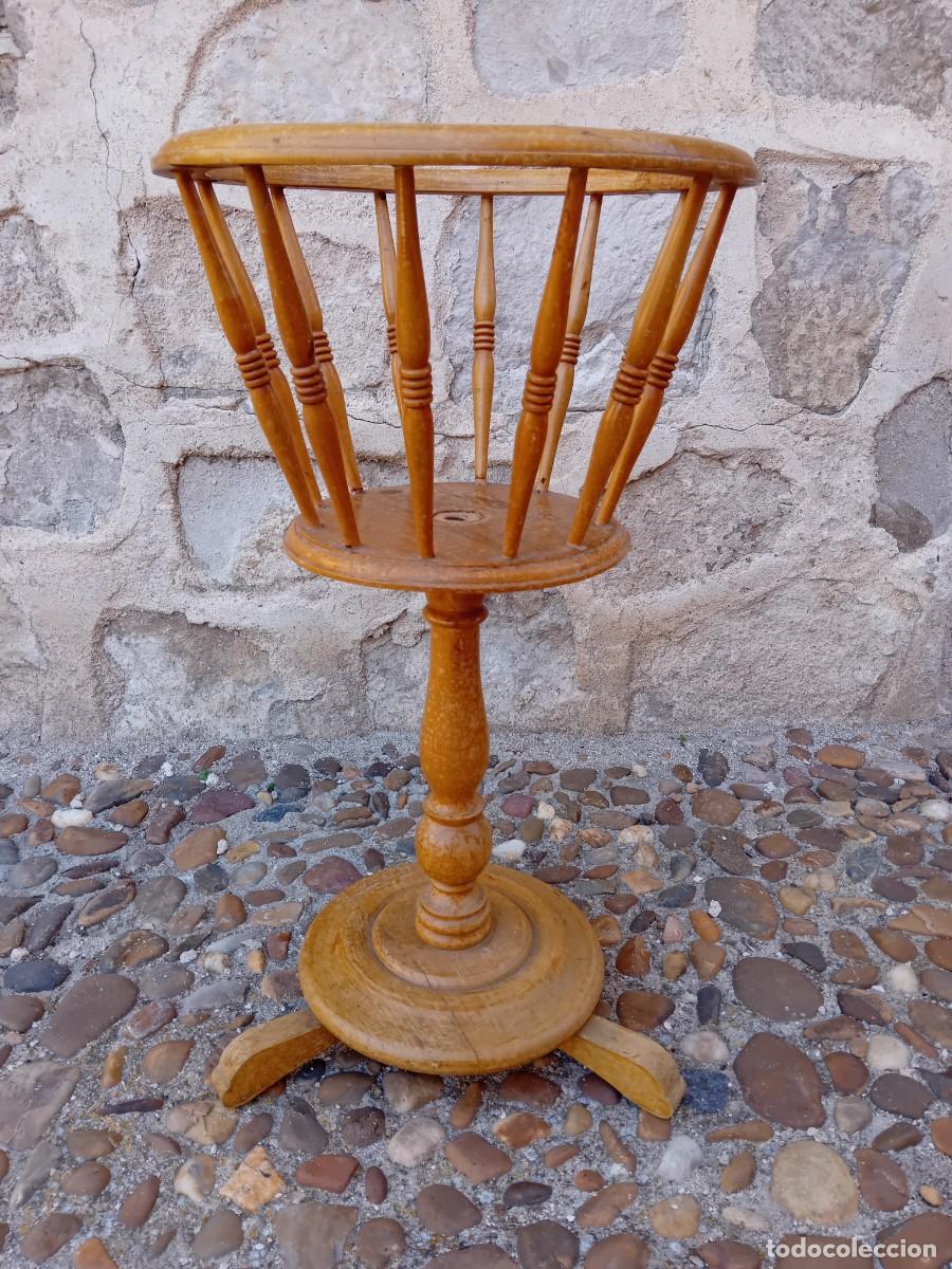 Antig&uuml;edades: Macetero de madera de haya siglo XX