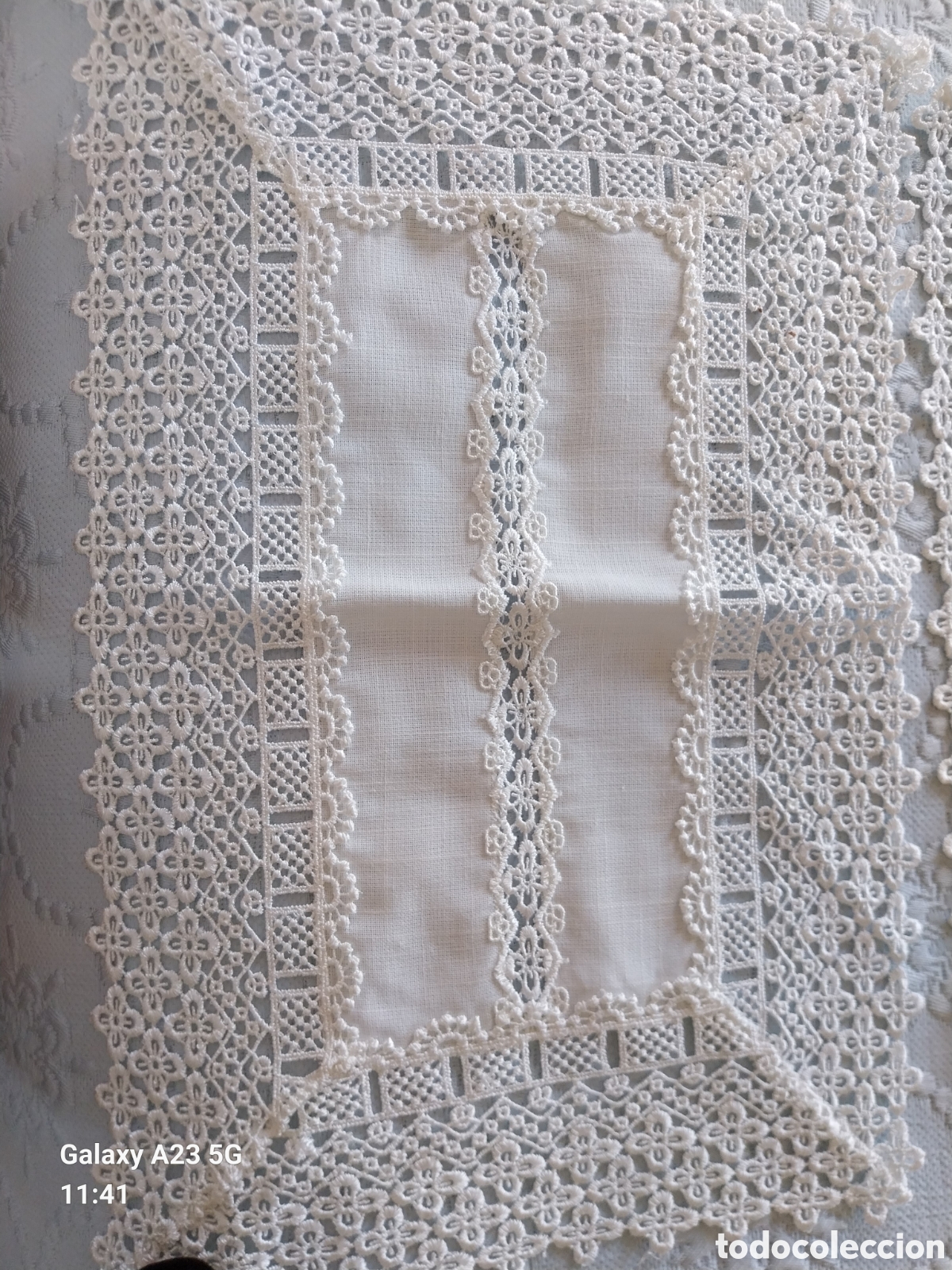 Antig&uuml;edades: 3 tapetes de mesa o sof&aacute; - Foto 3