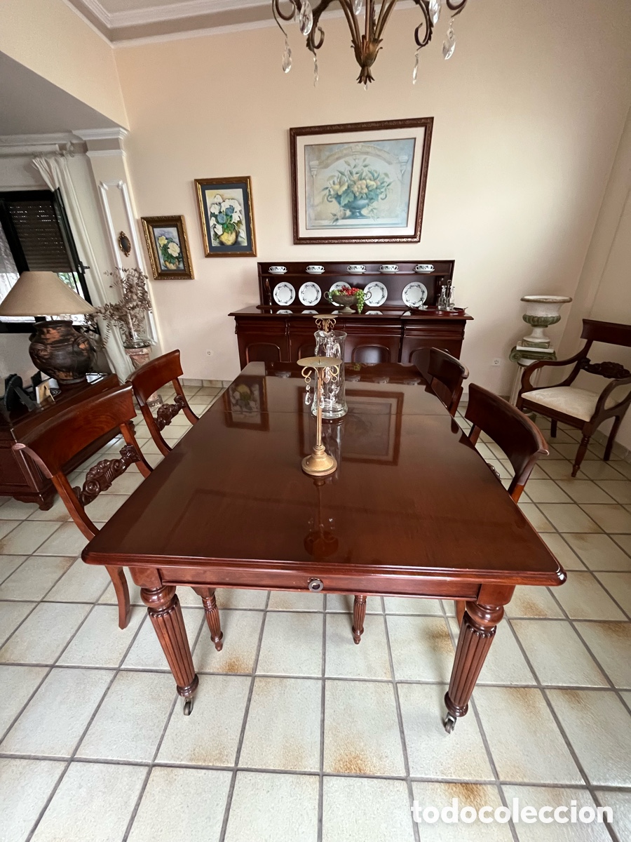 Antig&uuml;edades: Conjunto de mesa de comedor y 6 sillas &mdash; 350 &euro;