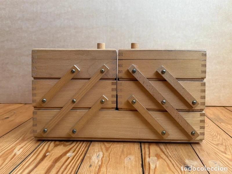 Antig&uuml;edades: Costurero de madera con compartimentos expandibles - Foto 4
