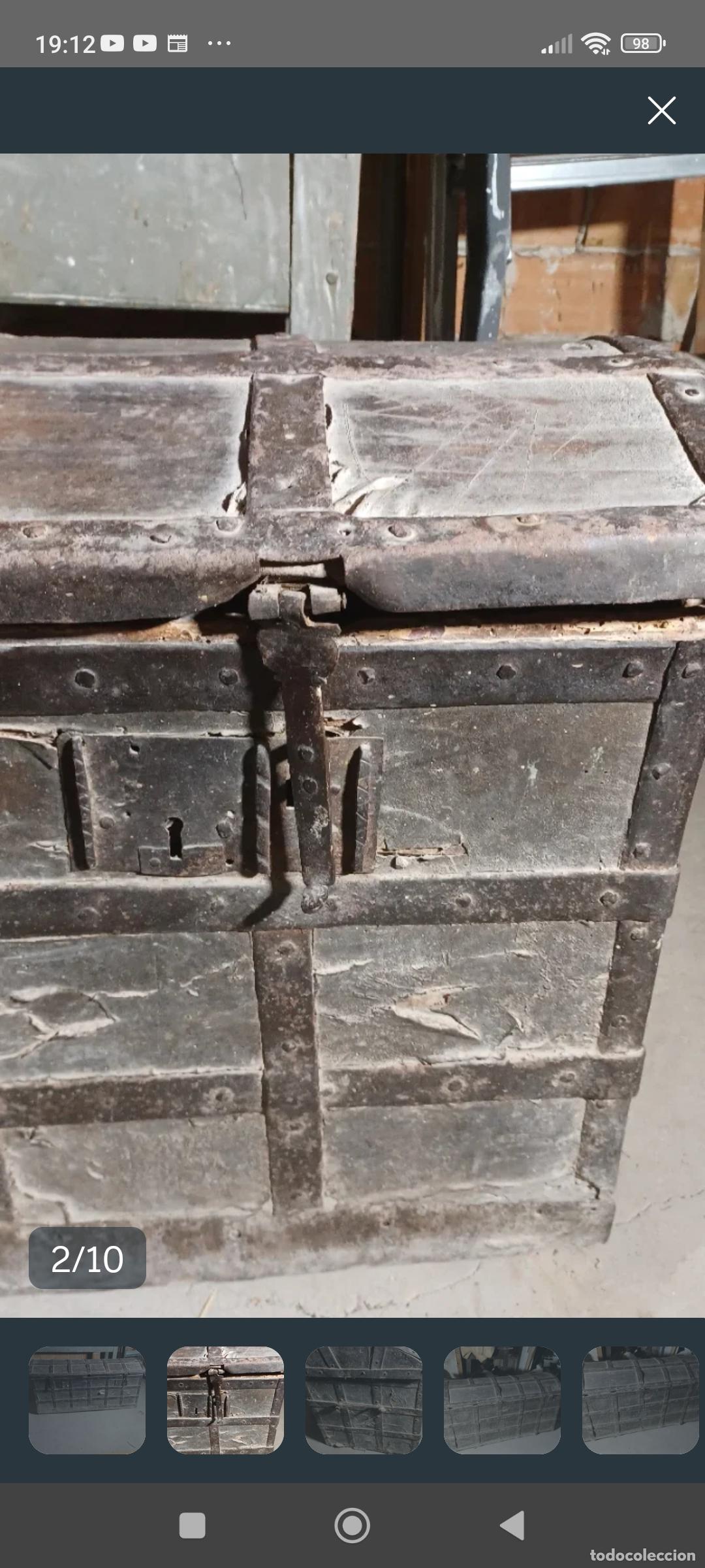 Antig&uuml;edades: Ba&uacute;l de pino y cuero - Foto 2