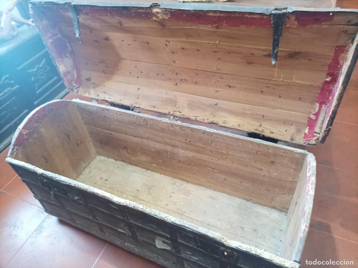 Antig&uuml;edades: Ba&uacute;l de pino y cuero - Foto 13