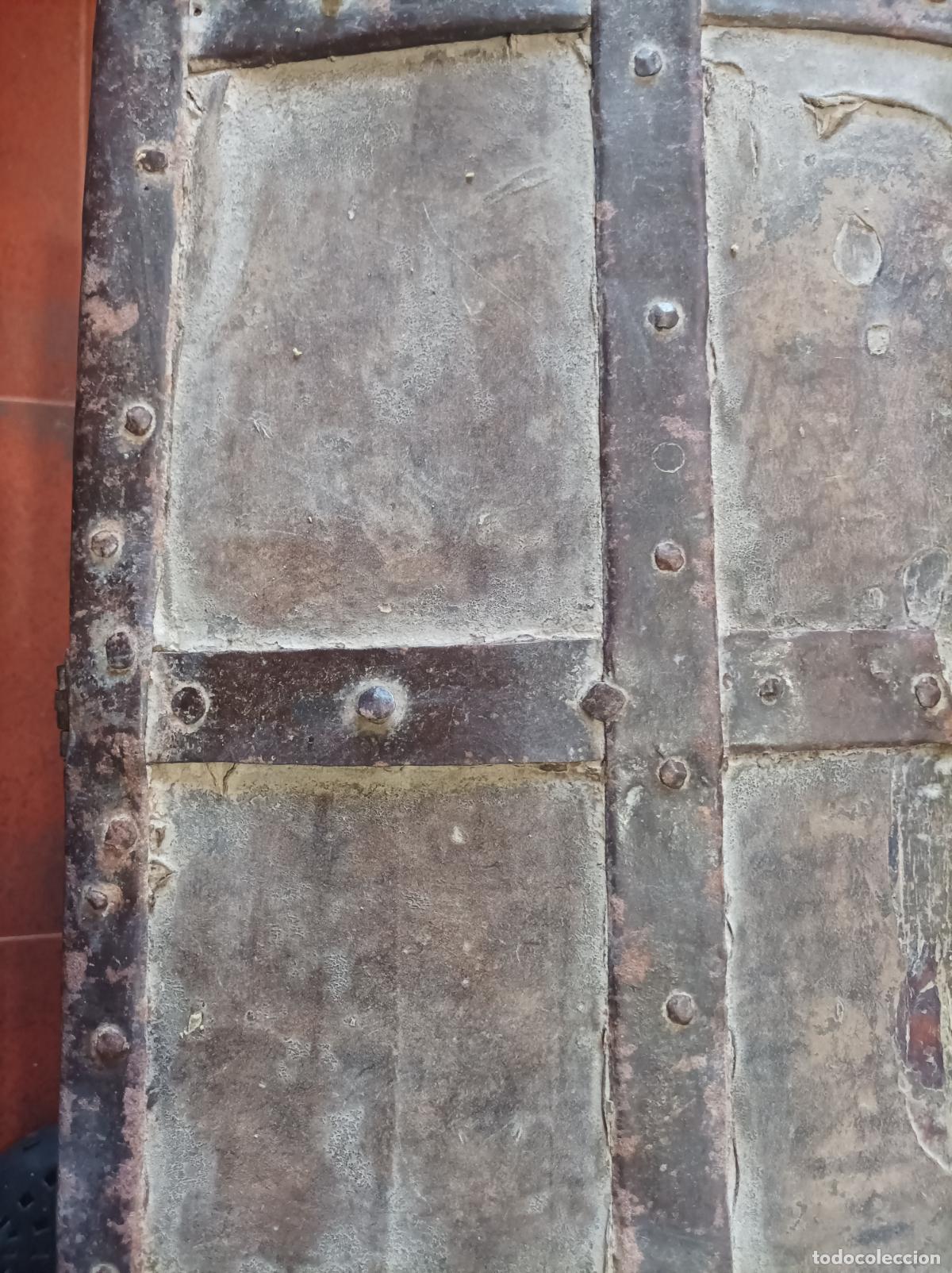 Antig&uuml;edades: Ba&uacute;l de pino y cuero - Foto 20