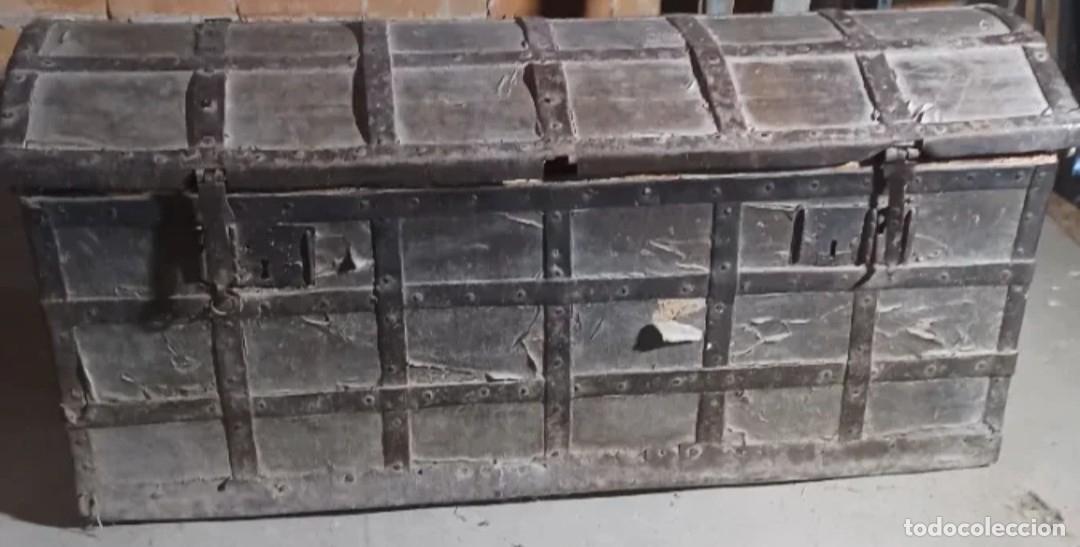 Antig&uuml;edades: Ba&uacute;l de pino y cuero - Foto 24
