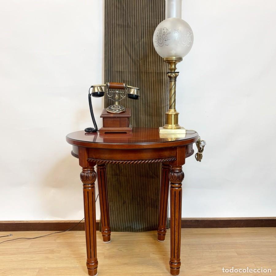 Antig&uuml;edades: Mesa Velador Cl&aacute;sica - Foto 1