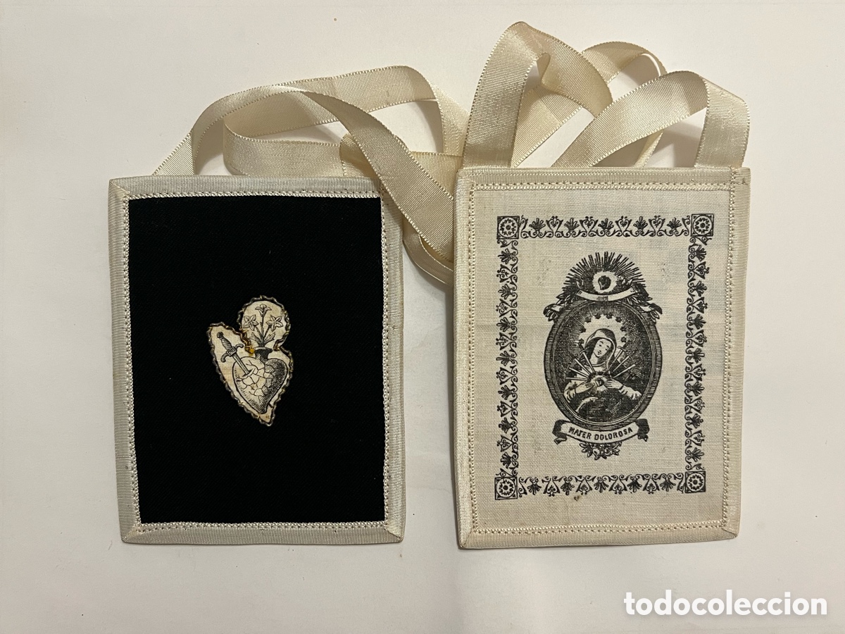 Antiguidades: ESCAPULARIO MATER DOLOROSA.. con Coraz&oacute;n y Pu&ntilde;al bordeado de hilos plateados (h.1920?)
