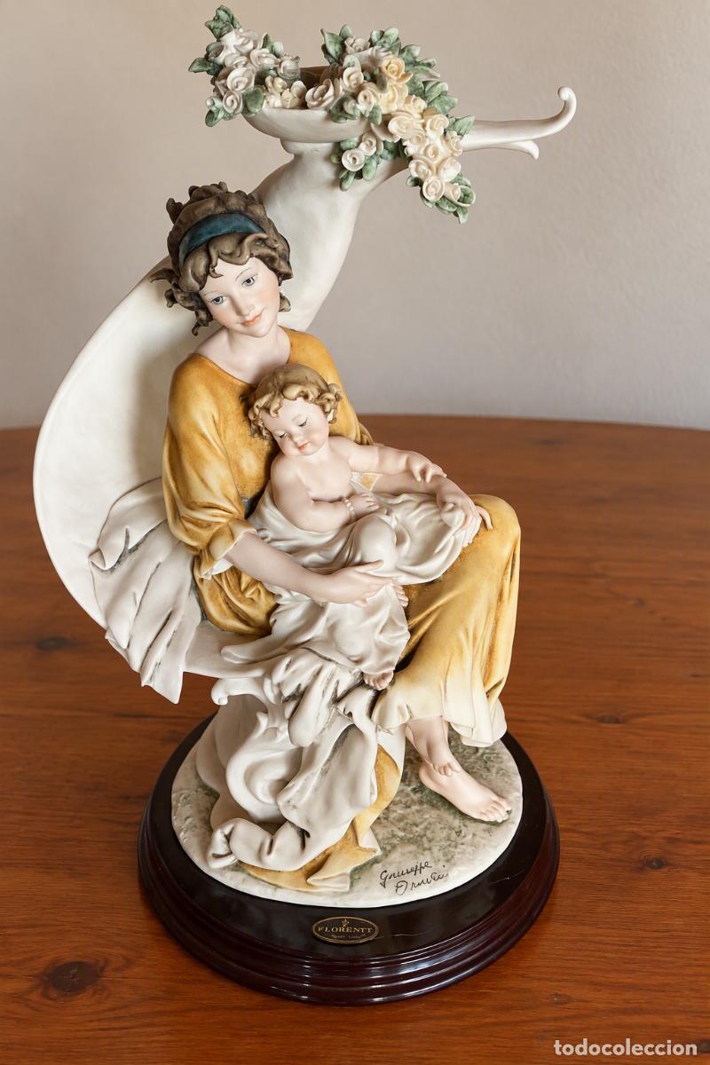 Oggetti Antichi: GIUSEPPE ARMANI FLORENCE &ndash; Gran escultura porcelana Maternidad con ni&ntilde;o y flores &ndash; Italia