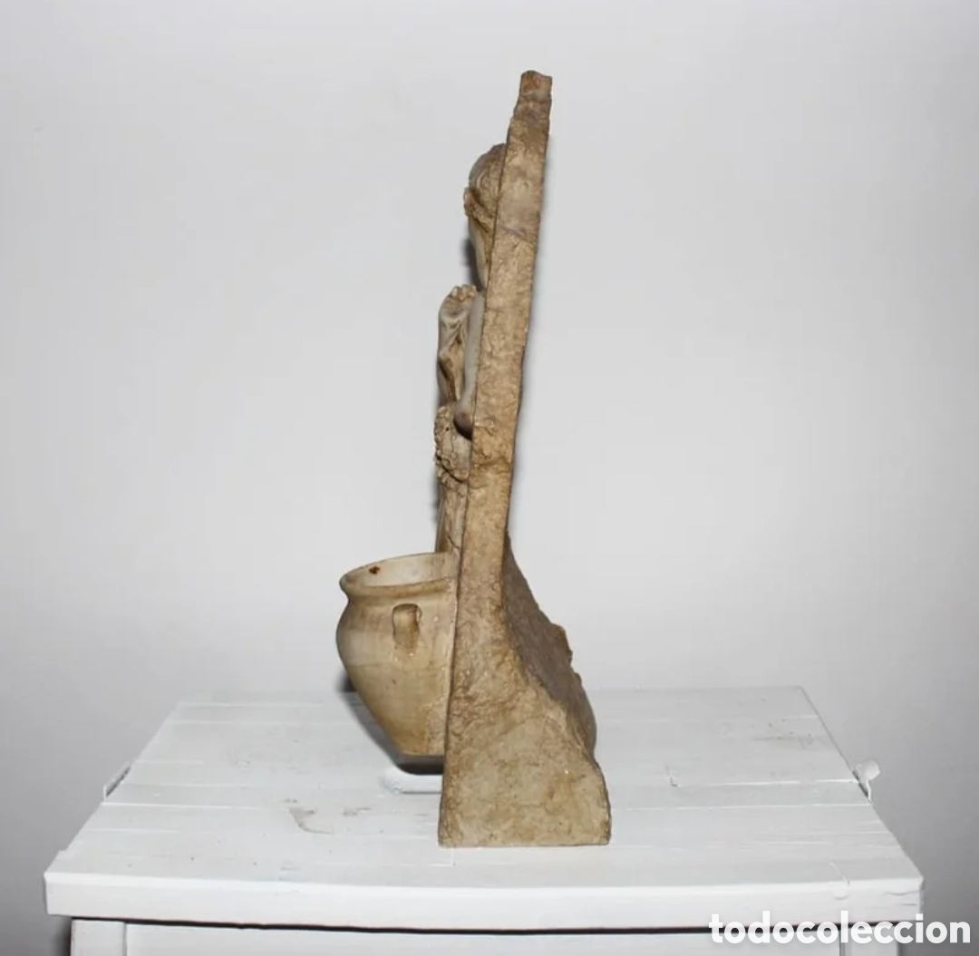 Antig&uuml;edades: Pica benditera con relieve escult&oacute;rico - Foto 6