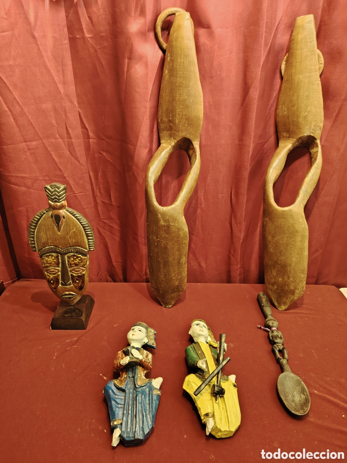 Antig&uuml;edades: Lote de figuras de madera - Foto 1