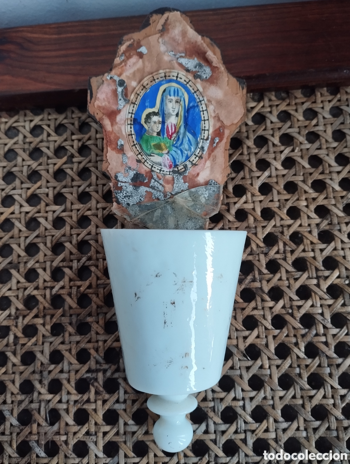 Antiquit&eacute;s: Benditera Granja cristal roto