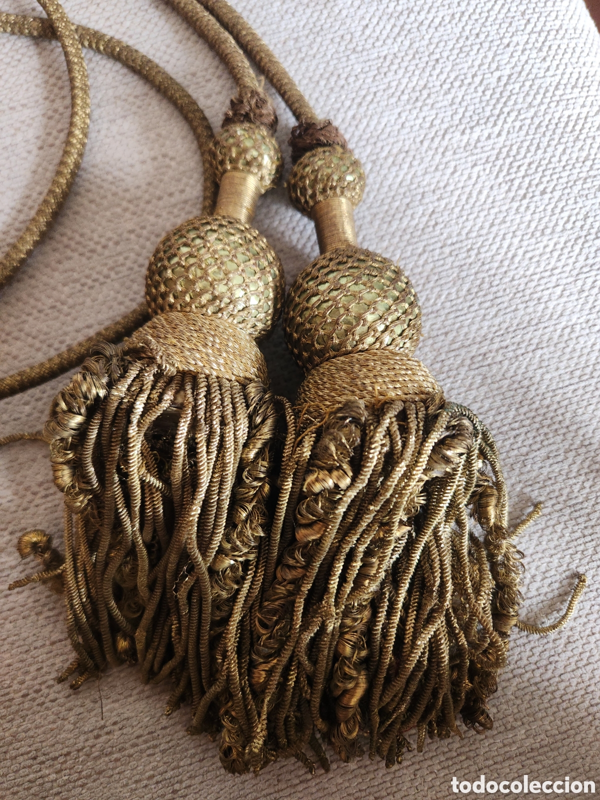 Antiguidades: Cord&oacute;n o c&iacute;ngulo con borlas