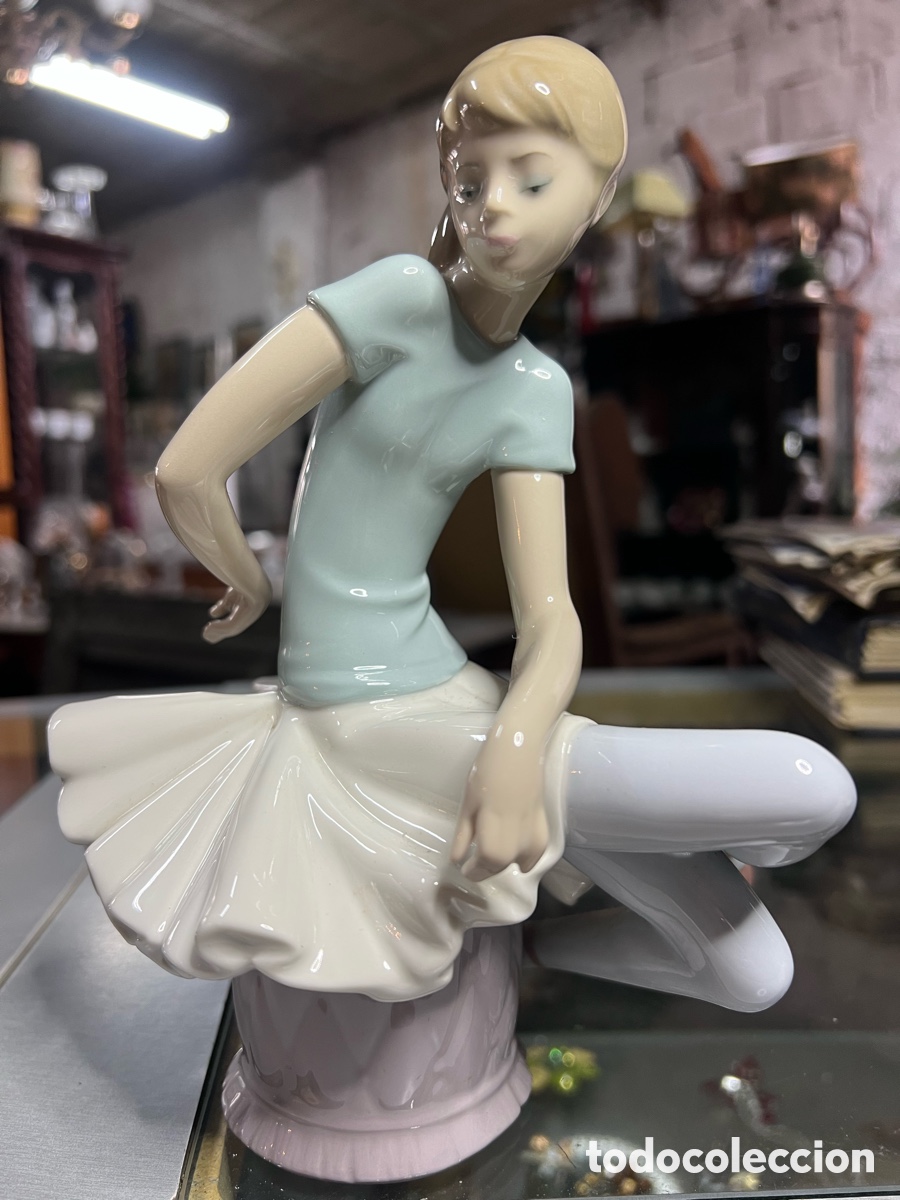Antiguidades: Figura de porcelana Lladr&oacute; &rdquo;De Ensayo&rdquo; (Bailarina) - Ref 5050 - V. Mart&iacute;nez - 30 cm
