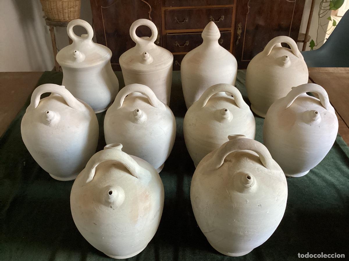 Antiquit&auml;ten: LOTE BOTIJOS BOLA DE MAGALLON. ZARAGOZA. 10 PIEZAS. BEBEDERO. BARRO. ALFARER&Iacute;A ARTESANAL.