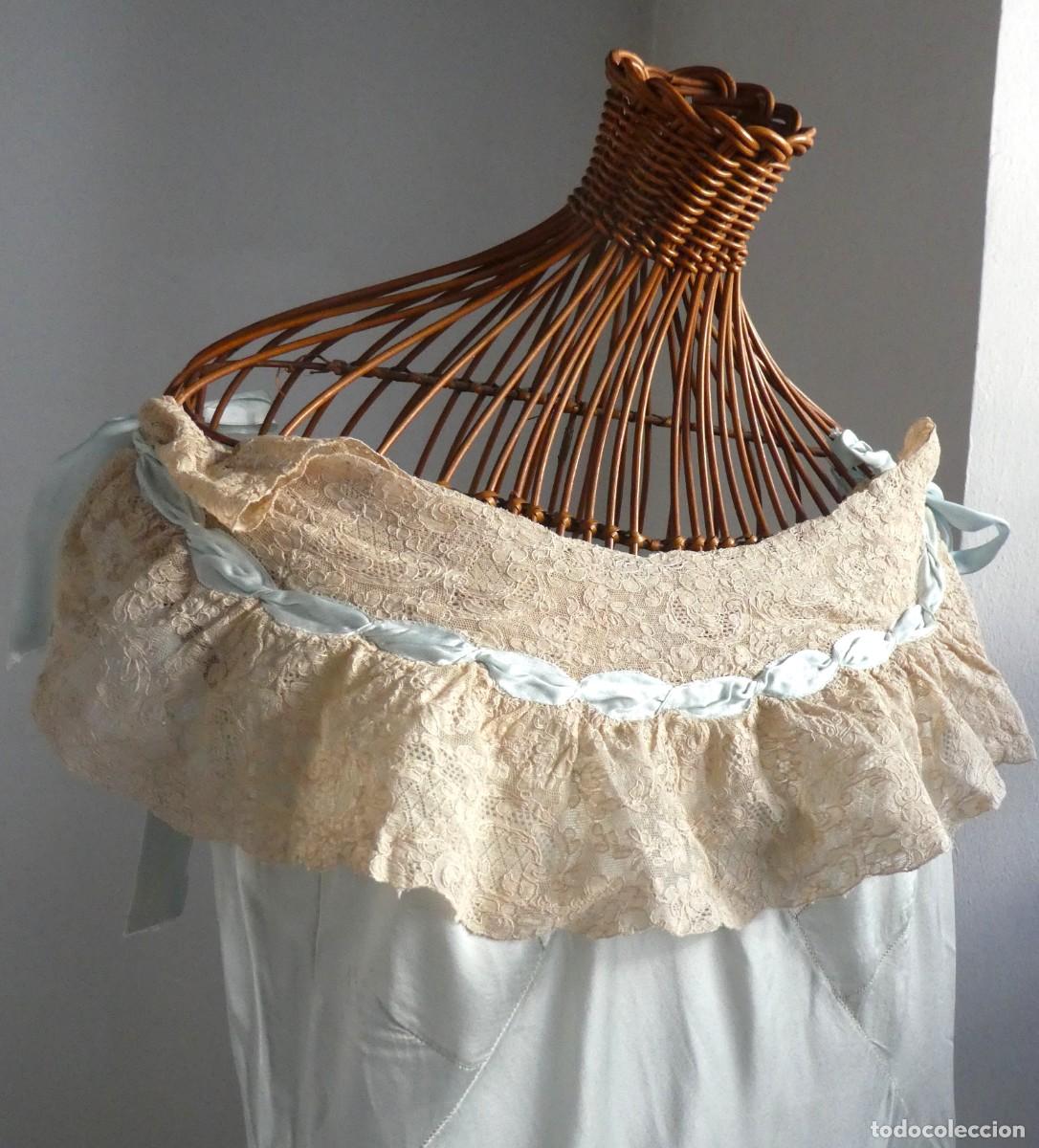 Antig&uuml;edades: ANTIGUO CAMIS&Oacute;N DE SEDA Y ENCAJE PPIO.S.XX