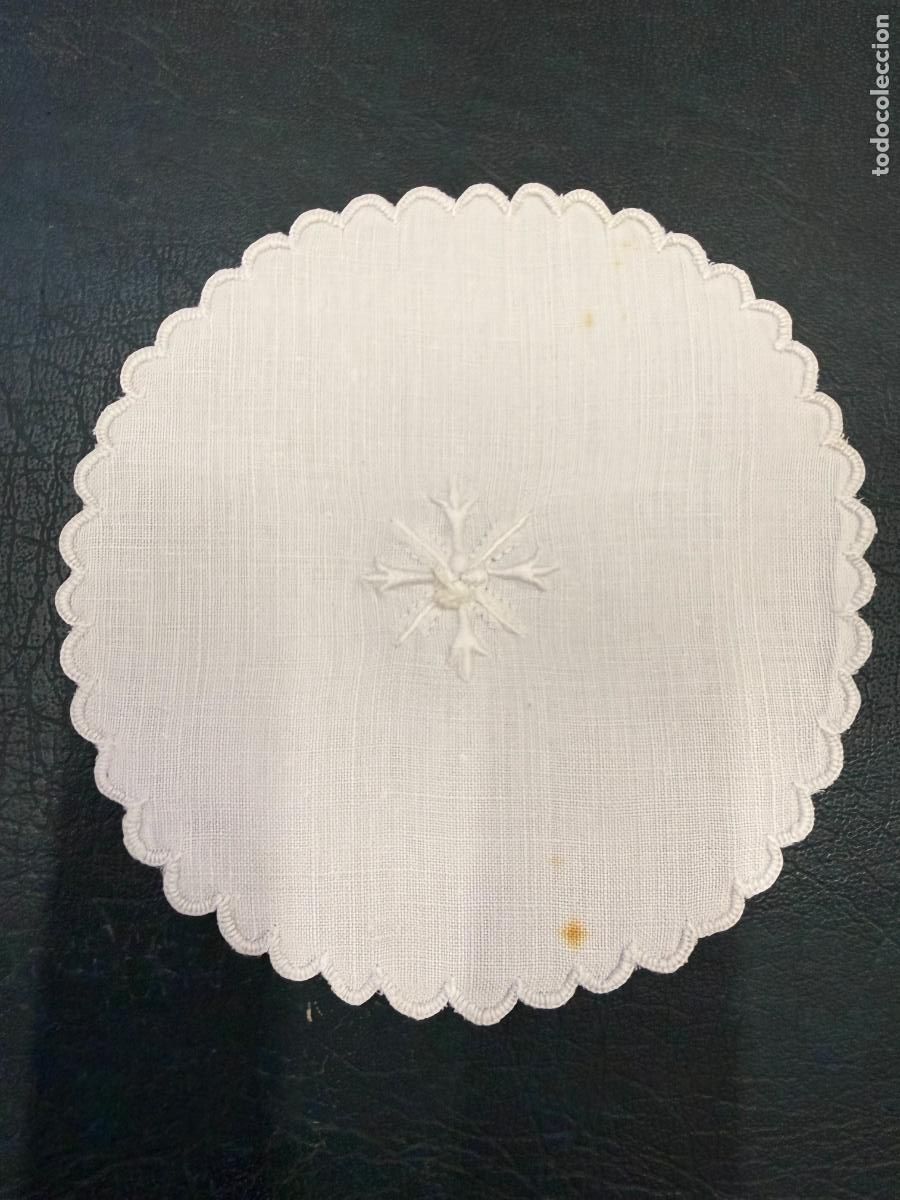 Antiguidades: PALIA CUBRE CALIZ - MEDIDA 10,5 CM - RELIGIOSO
