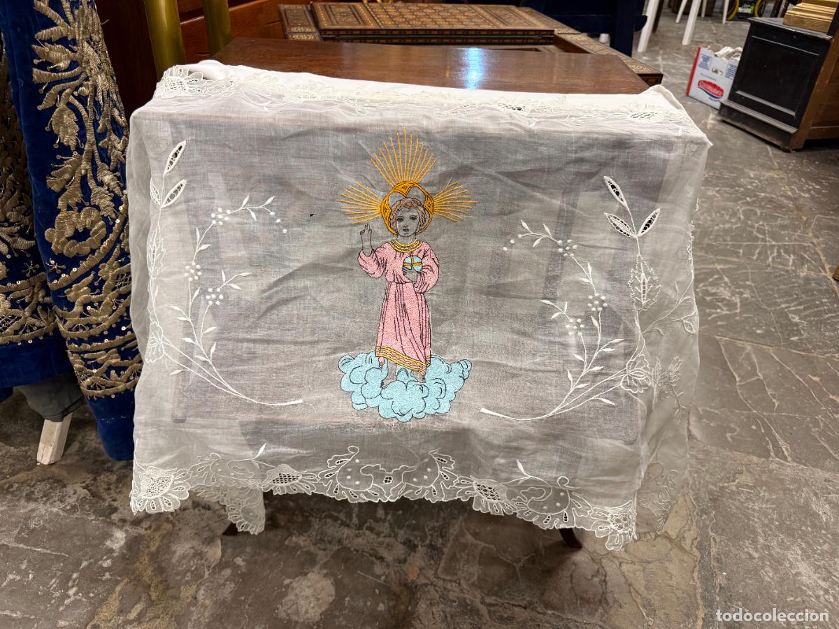 Antiquit&auml;ten: ANTIGUO FRENTE DE ALTAR CON EL NI&Ntilde;O JESUS DE PRAGA BORDADO - MEDIDA 130X53 CM - RELIGIOSO