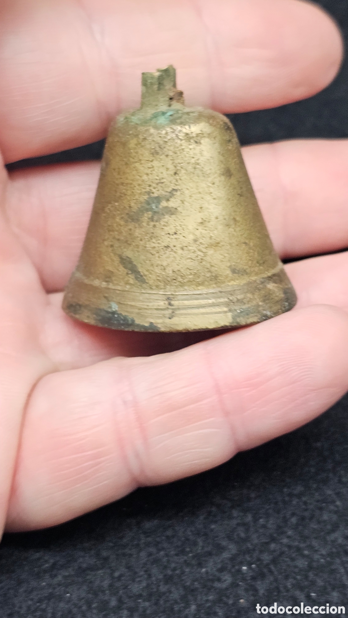 Antiquit&eacute;s: Antigua campanilla de bronce....