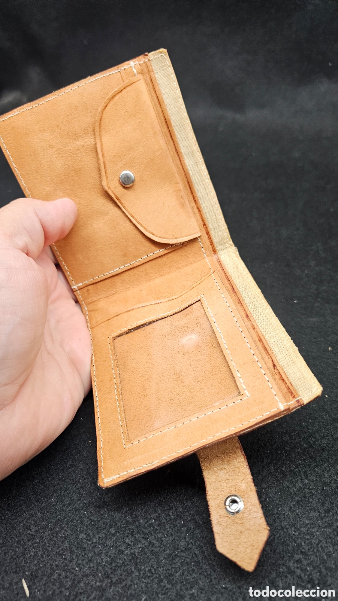 Antig&uuml;edades: Cartera a estrenar de piel repujada decada de los 90 - Foto 3