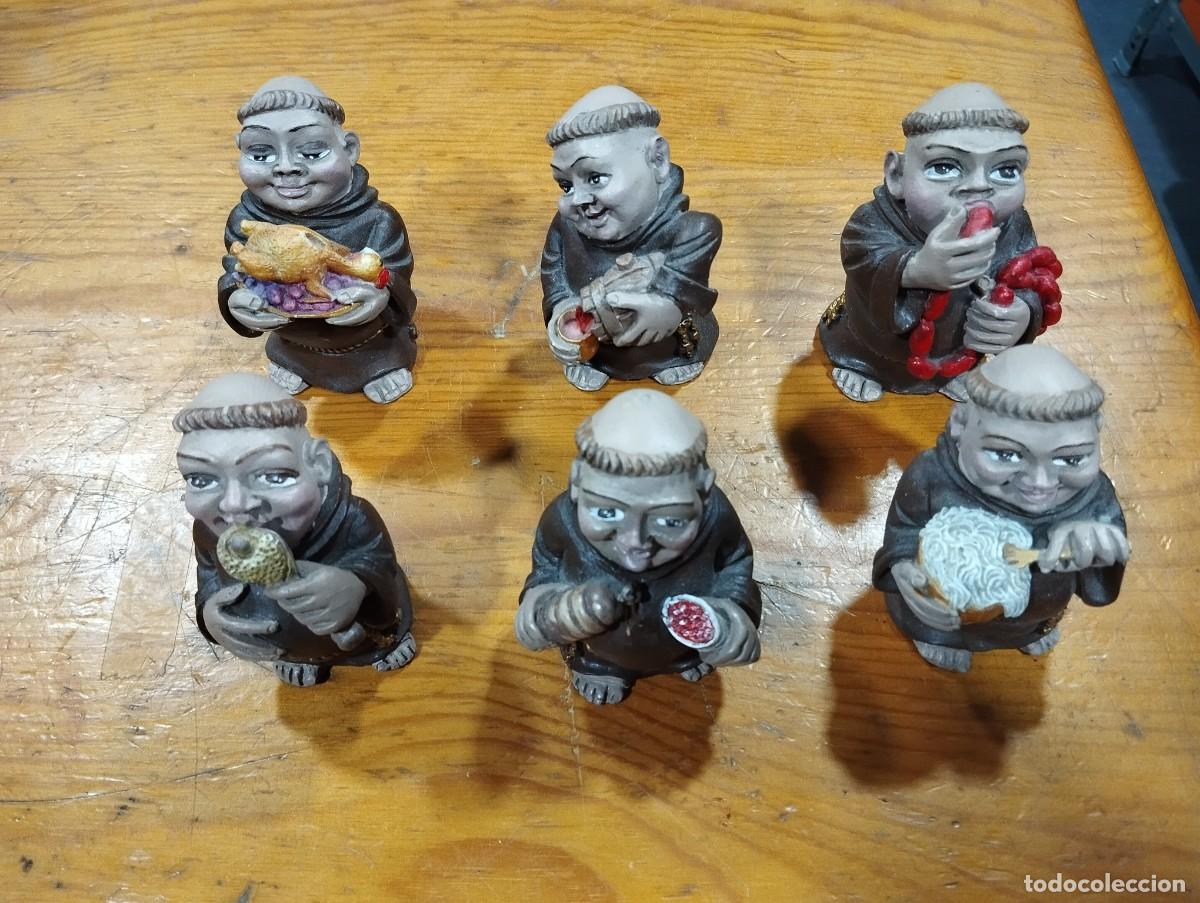 Oggetti Antichi: COLECCI&Oacute;N 6 FRAILES COMIENDO EN RESINA Y PINTADOS.
