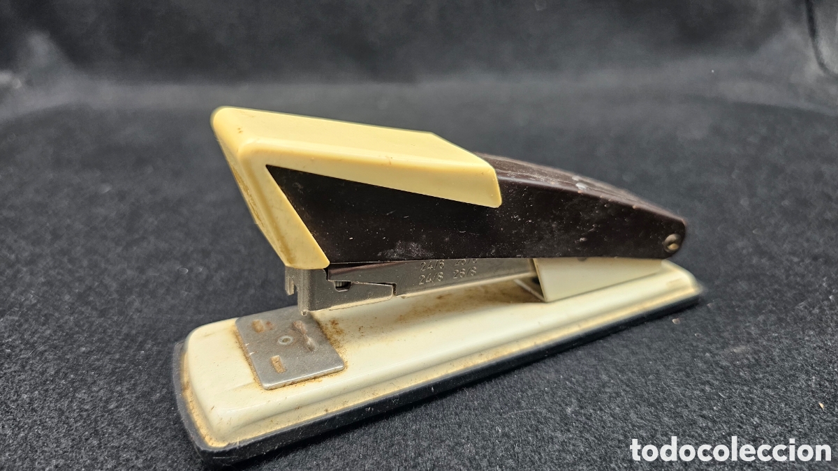Antig&uuml;edades: grapadora de escritorio vintage Novus B4 (fabricada en Alemania)