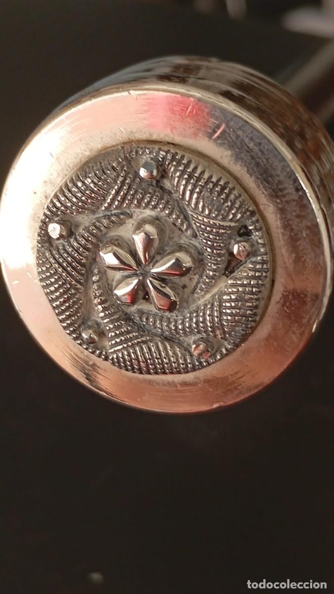 Antiques: Bast&oacute;n de paseo o gehstock cl&aacute;sico decorado con un relieve floral