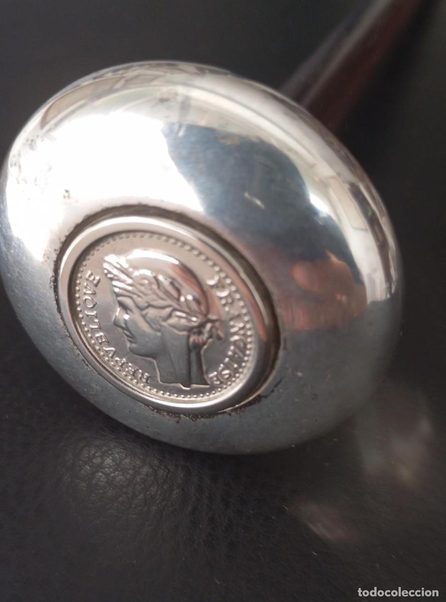 Antiques: Antiguo Bast&oacute;n de paseo con medalla de la Rep&uacute;blica Francesa.