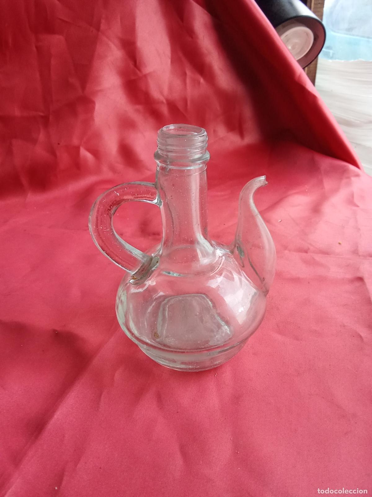 Antiquit&auml;ten: Antigua aceitera de cristal soplado (foto del culo) Vitrina 18