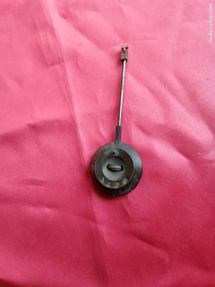 Antiquit&auml;ten: Antiguo pendulo de reloj de sobremesa S.XIX de bronce. Caj&oacute;n Tienda