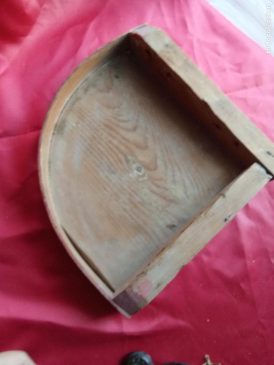 Antiquit&auml;ten: Pieza antigua de mueble policromado S.XVIII estante. Vitrina 18