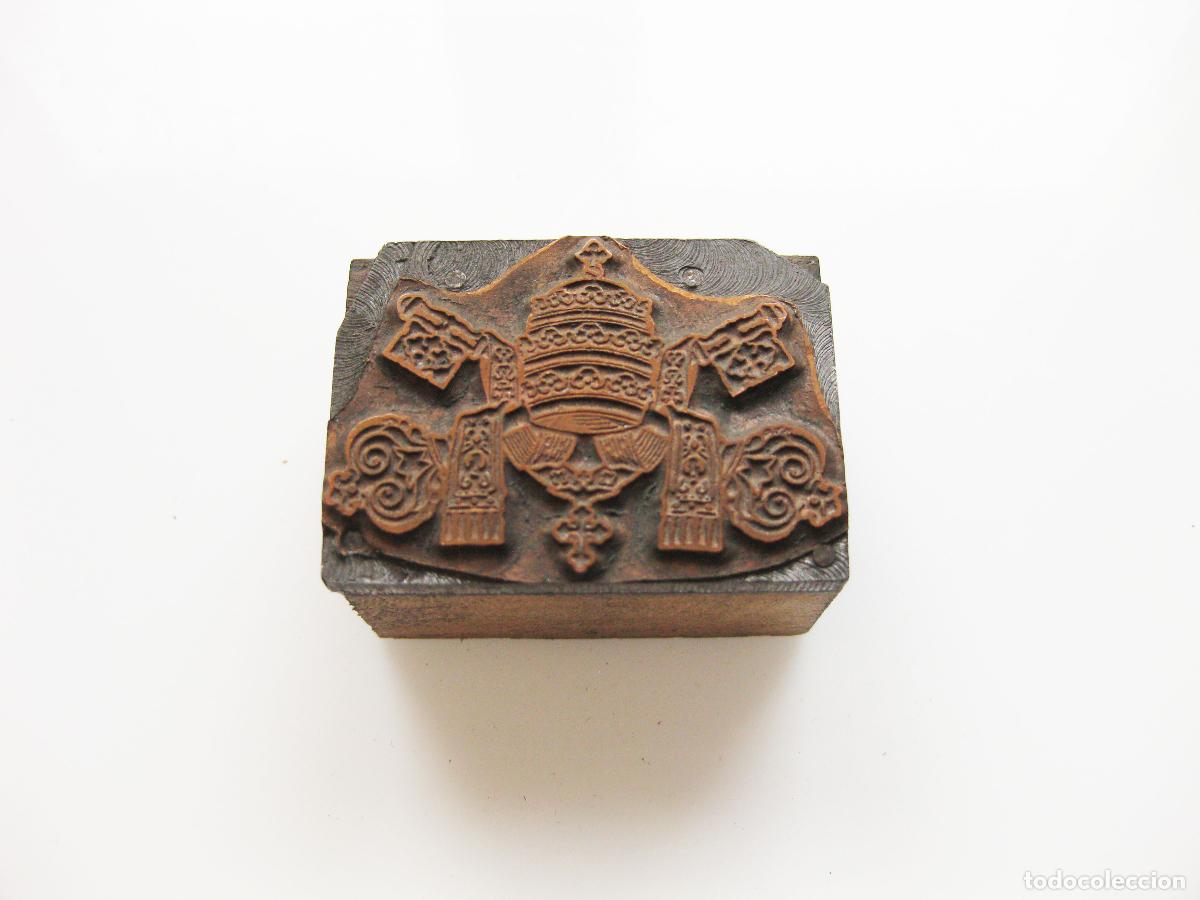 Antig&uuml;edades: TIPO DE IMPRENTA CON LA IMAGEN DE DEL ESCUDO DEL VATICANO. SELLO O TAMP&Oacute;N DE TINTA