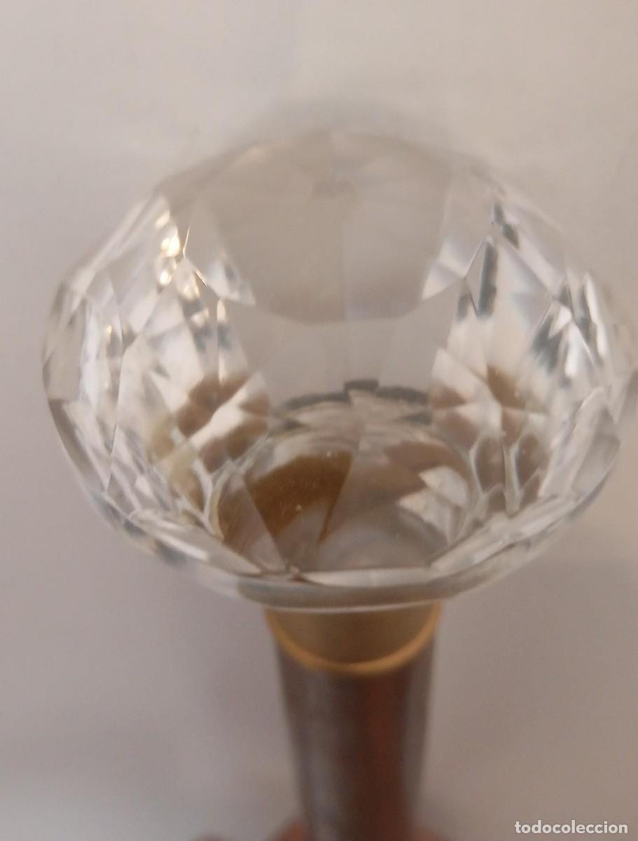 Antig&uuml;edades: Bast&oacute;n elegante con cabeza de diamante