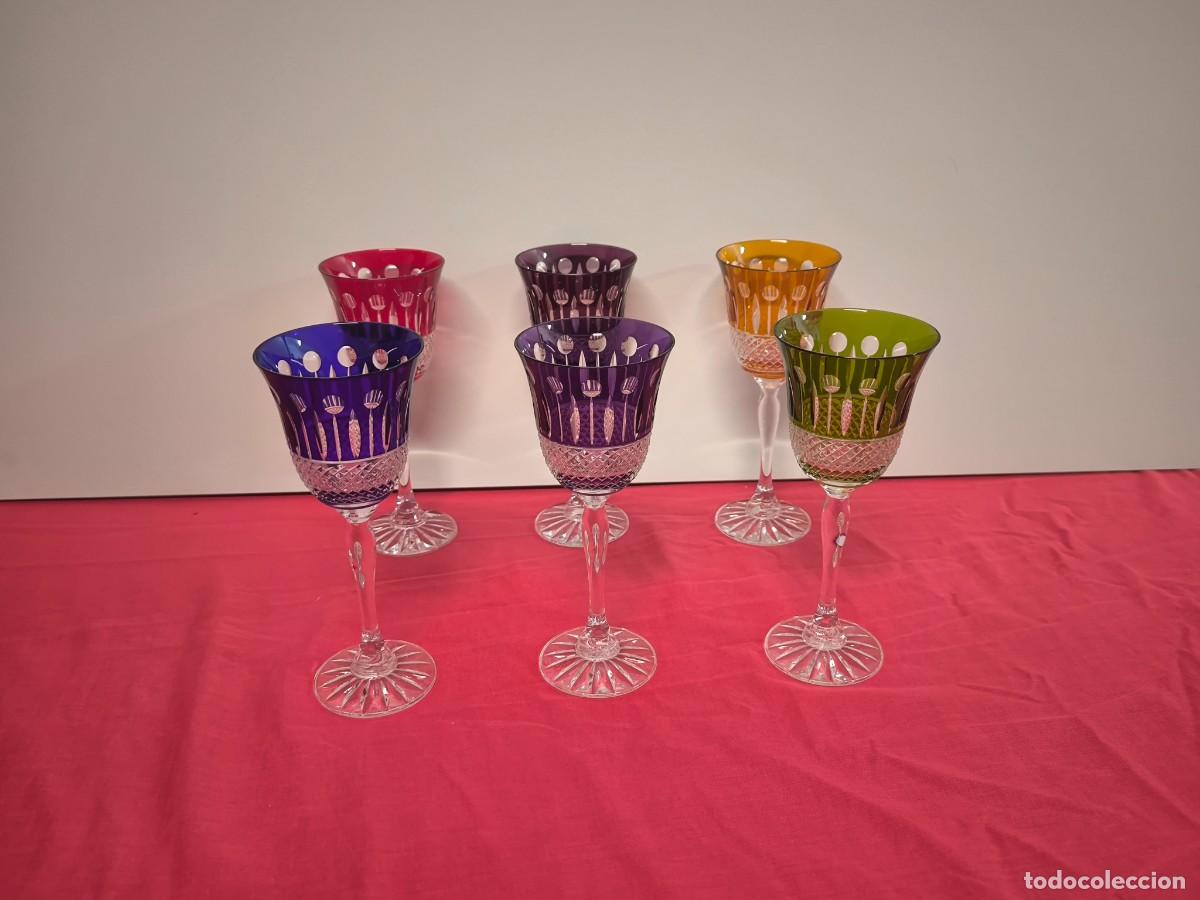 Antiguidades: JUEGO DE 6 COPAS DE VINO EN CRISTAL TALLADO DE COLORES DE BOHEMIA